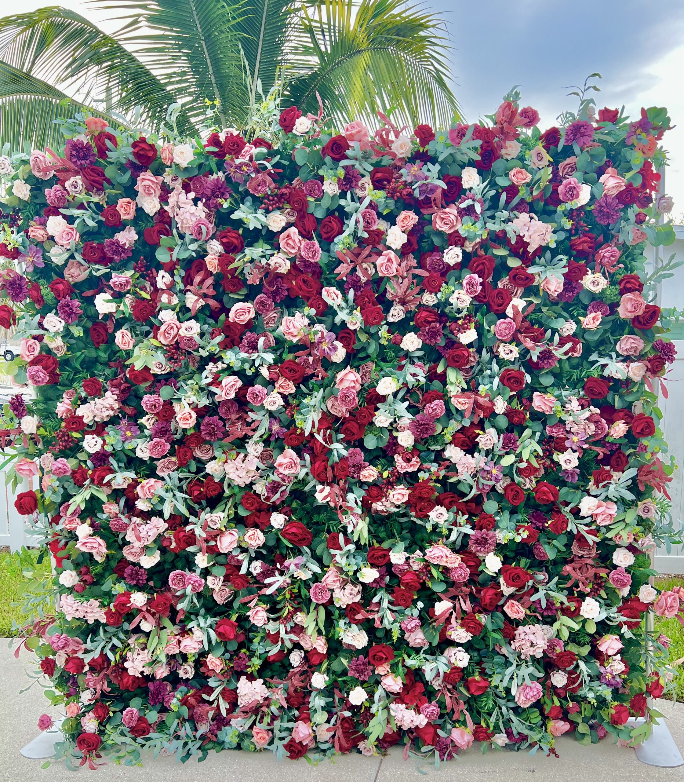 Photo Booth & Flower Wall {{brizy_dc_image_alt imageSrc=